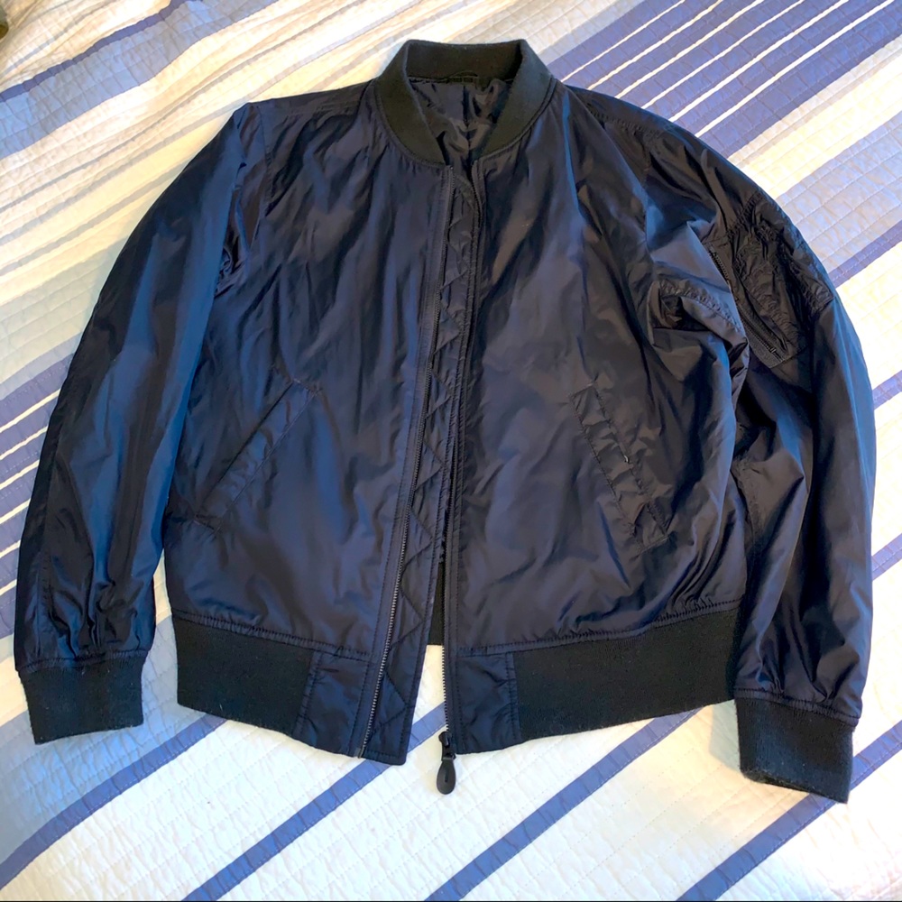 Used Navy Blue Uniqlo Bomber Jacket! Size:M
